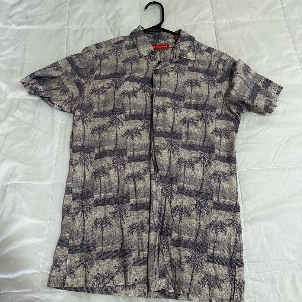 Very good condition Tori Richards shirt